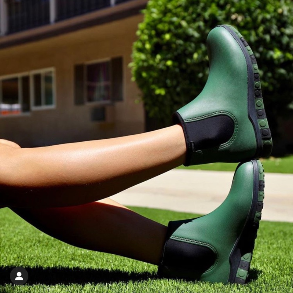 NWT Eco friendly Waterproof shoes